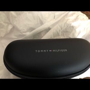 Tommy Hilfiger Accessories - Tommy Hilfiger Sunglasses Tommy Hilfiger Accessories - Tommy Hilfiger Sunglasses